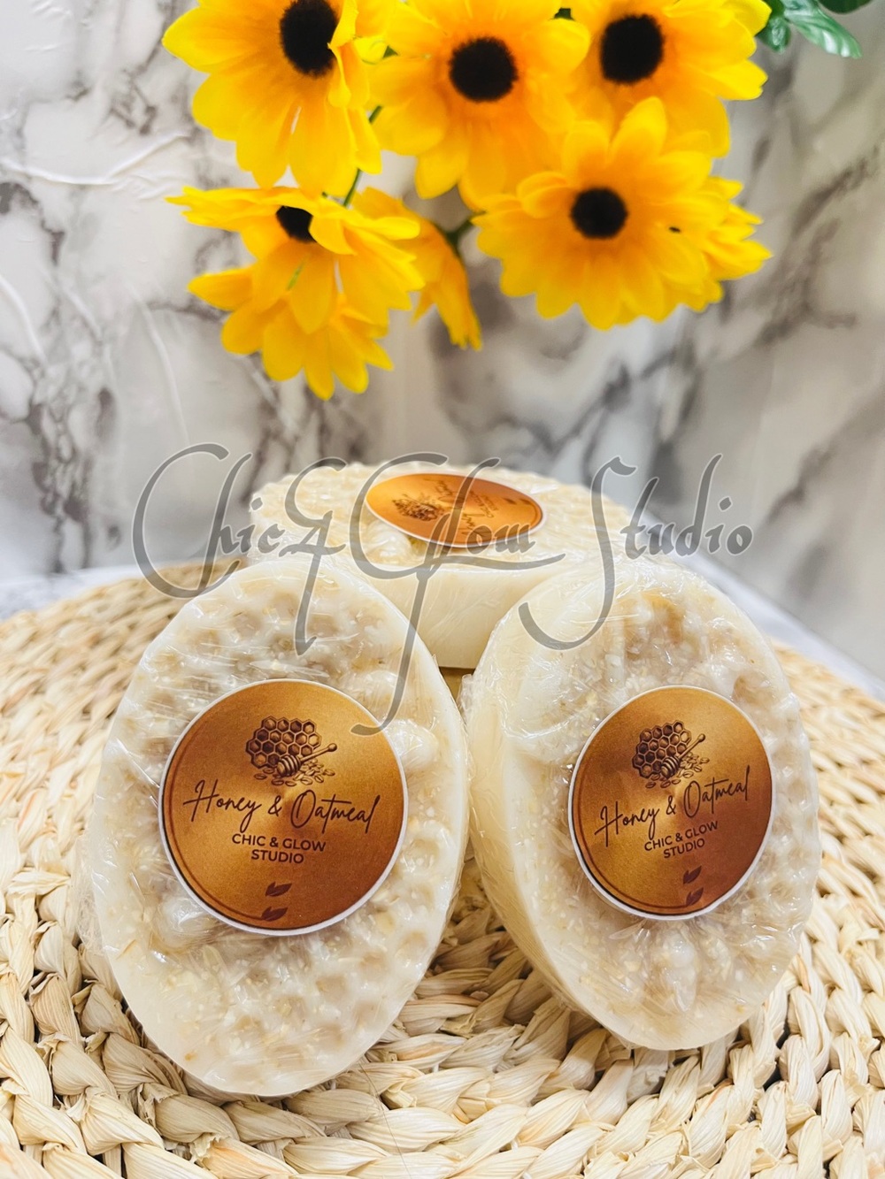 Chic & Glow Honey & Oatmeal Soap - Cream